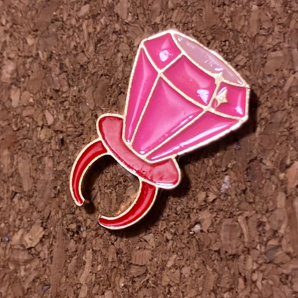 🎀(SOLD in live auction as unlisted)🎀 Ring pop enamel pin